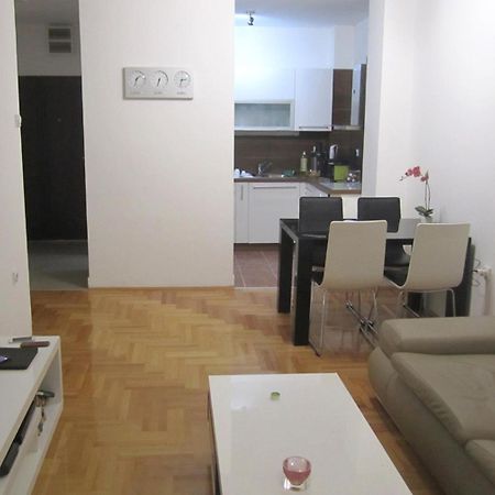 65 Square Meters Designer Apartment In Heart Of City - River View ! Park For Free Ni Extérieur photo