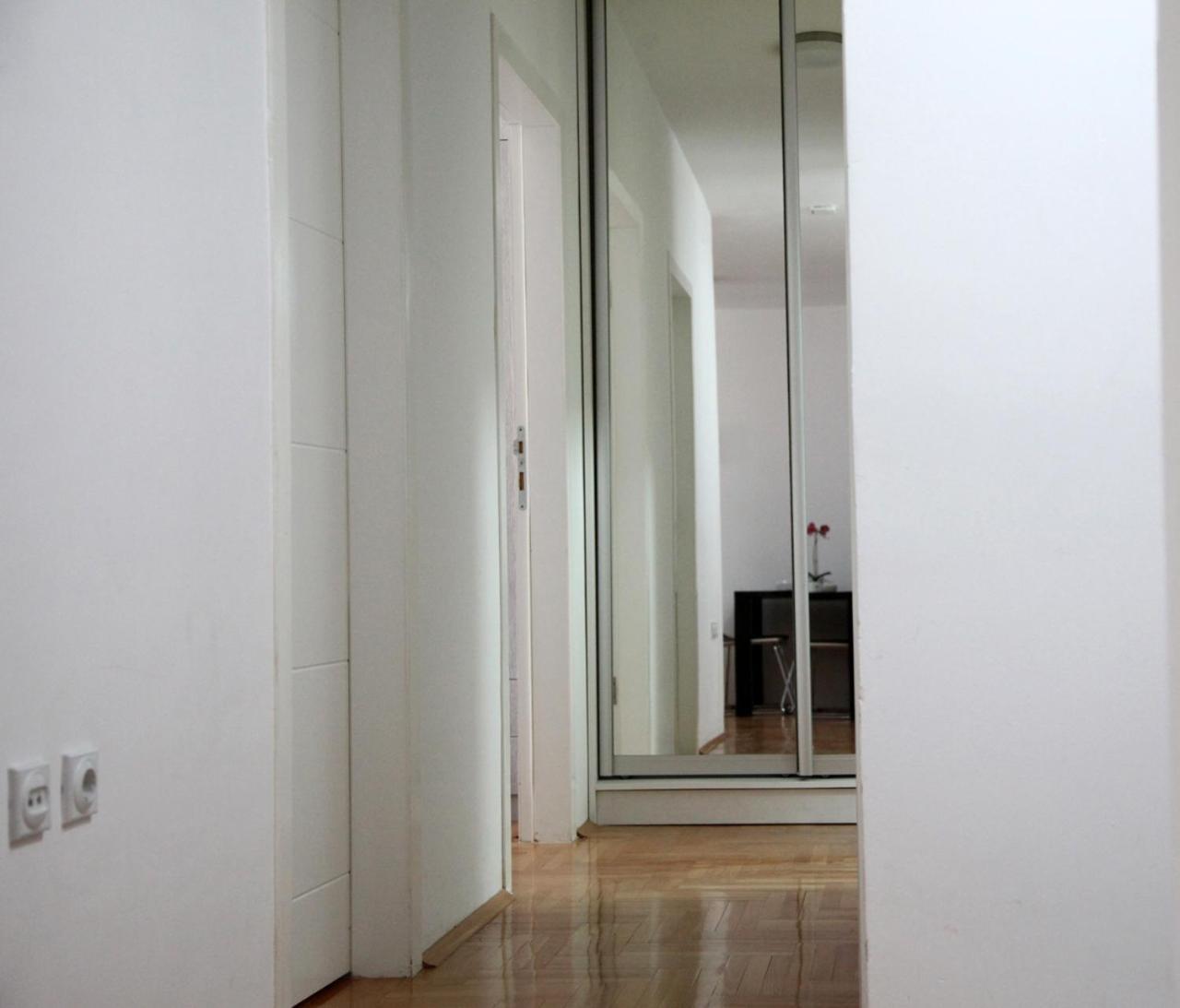 65 Square Meters Designer Apartment In Heart Of City - River View ! Park For Free Ni Extérieur photo