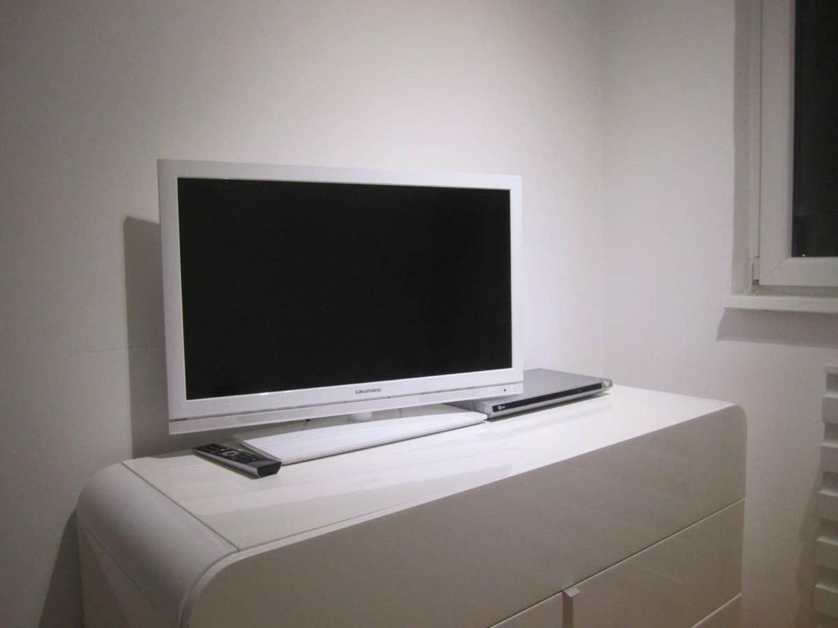 65 Square Meters Designer Apartment In Heart Of City - River View ! Park For Free Ni Extérieur photo