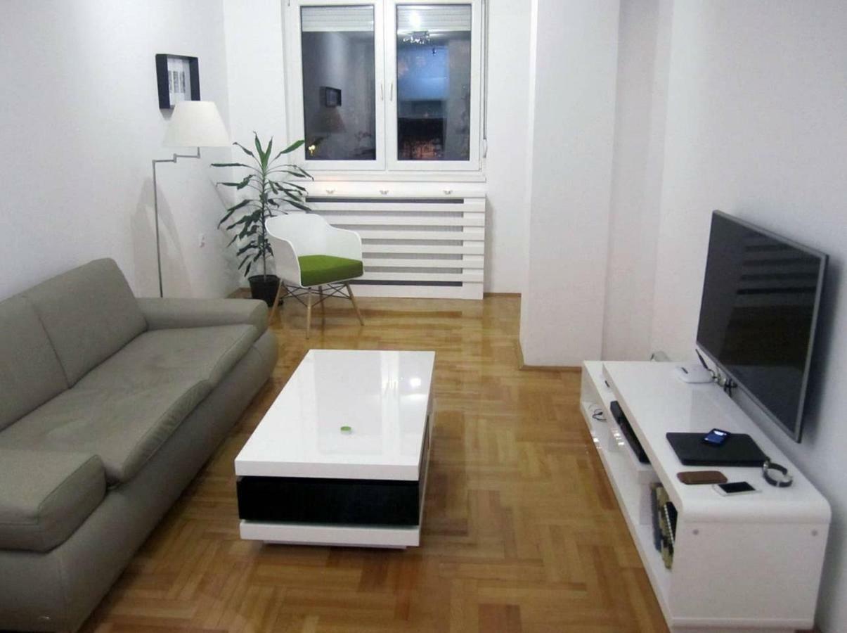 65 Square Meters Designer Apartment In Heart Of City - River View ! Park For Free Ni Extérieur photo