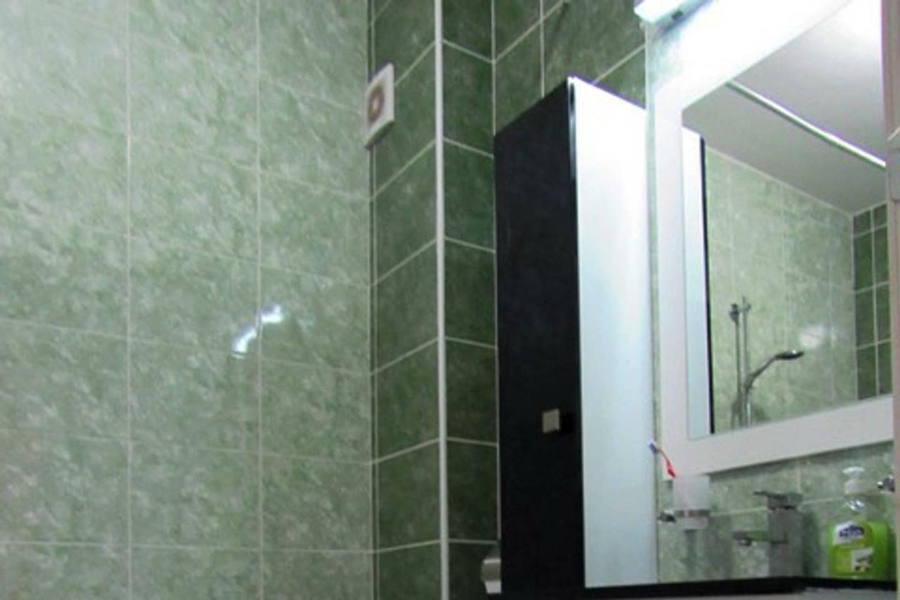 65 Square Meters Designer Apartment In Heart Of City - River View ! Park For Free Ni Extérieur photo