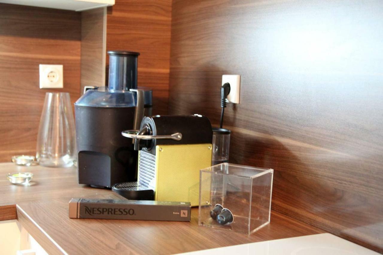 65 Square Meters Designer Apartment In Heart Of City - River View ! Park For Free Ni Extérieur photo